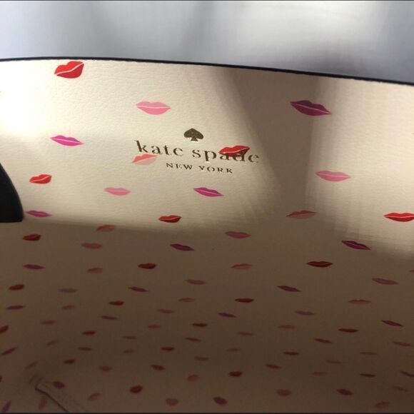 Minnie Kate Spade Tote - Picture 4 of 12